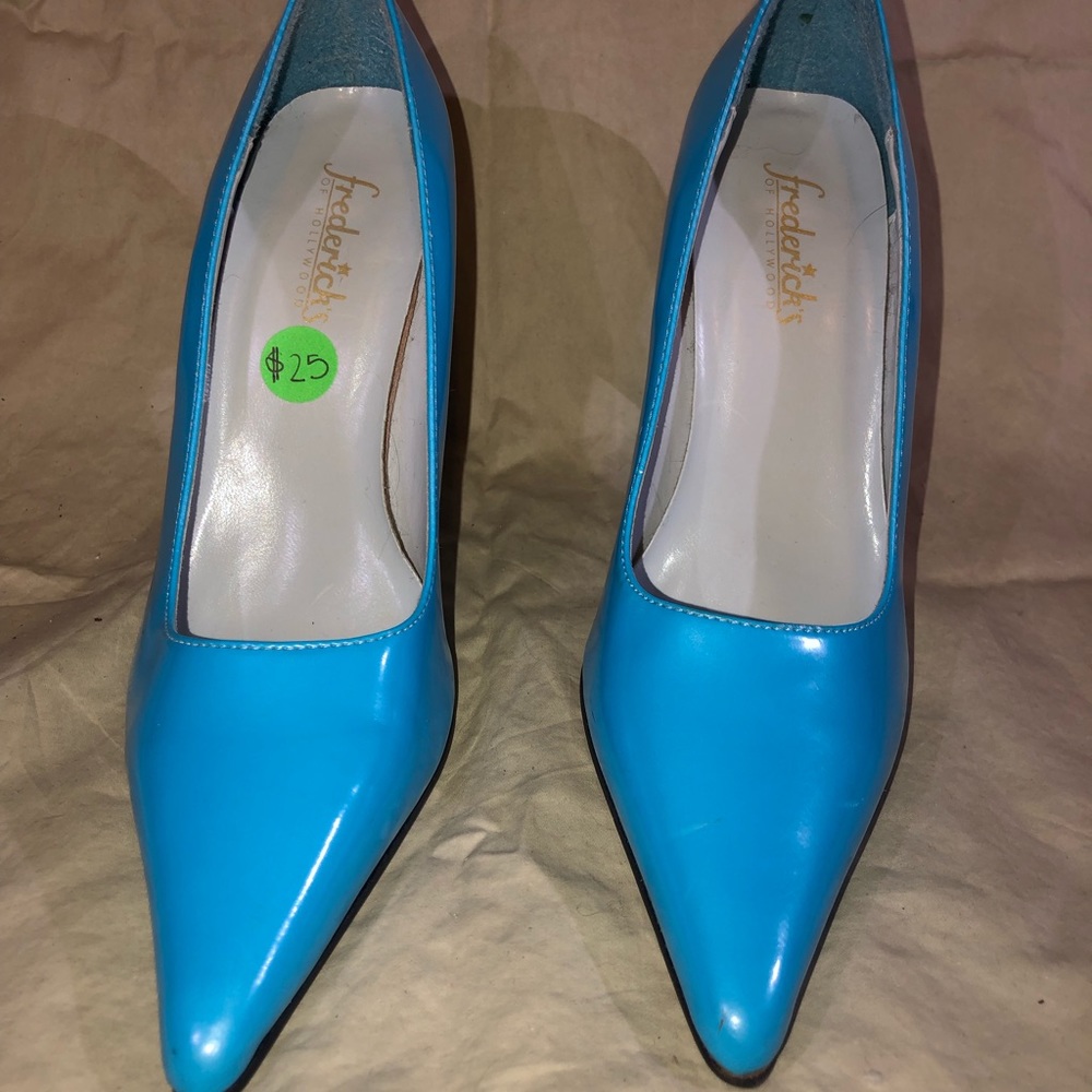 PERFECT BLUE HEELS